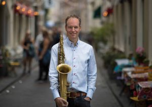 Tom Beek, saxofonist, schrijver, webdesigner, fotograaf (c) foto Maurice Haak + Jenny Audring